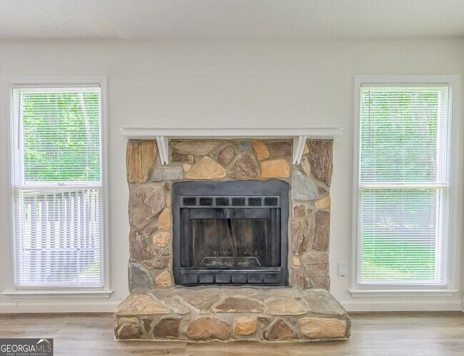Building Photo - 2100 Whitebluff Way