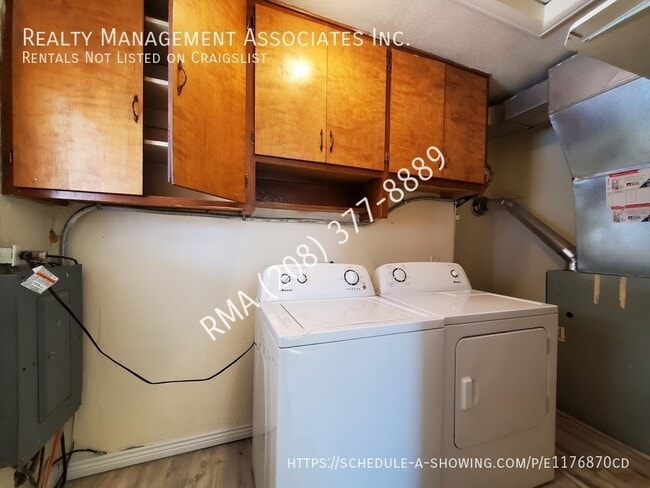 Building Photo - 1004 Paynter Ave