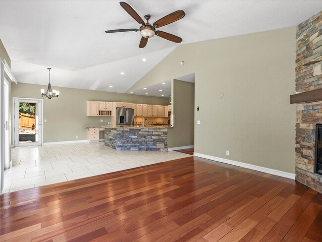 Building Photo - Fieldcreek Gem