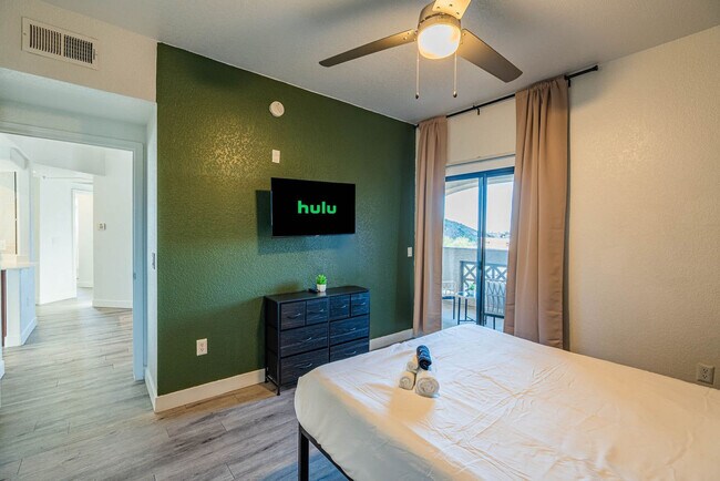 Building Photo - 2150 S 55th St