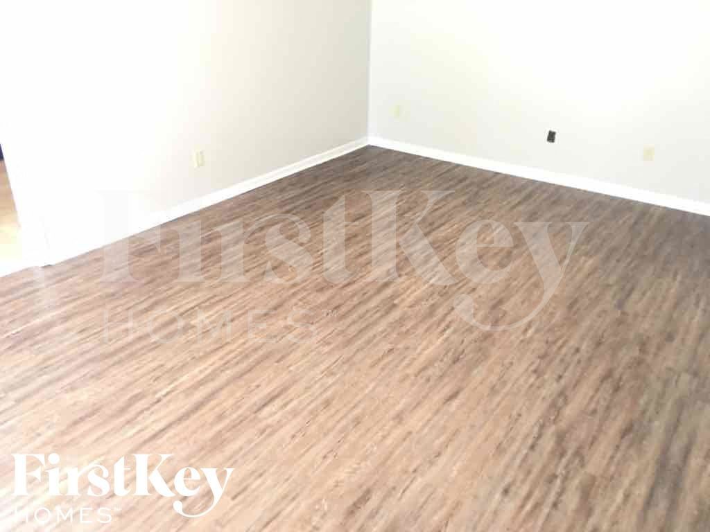 Building Photo - 5607 Sweet Gum Dr