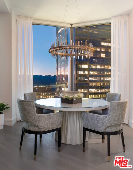 Building Photo - 211 Elm Ct