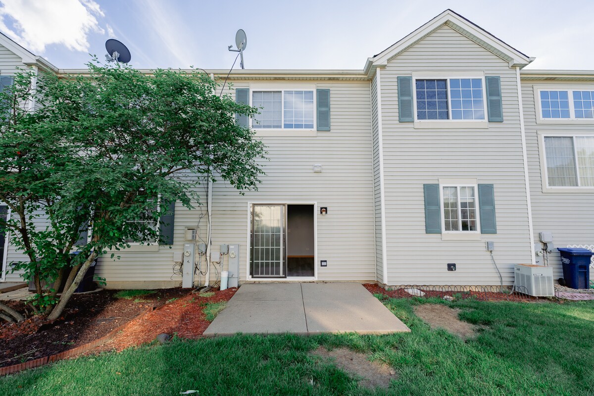 Building Photo - 1136 Coneflower Dr