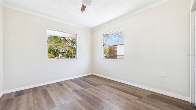 Building Photo - 4418 W Fairview Heights
