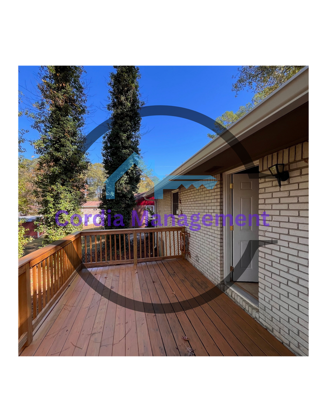 Building Photo - ALL ELECTRIC 3 BR 1.5 Bath Home in College...