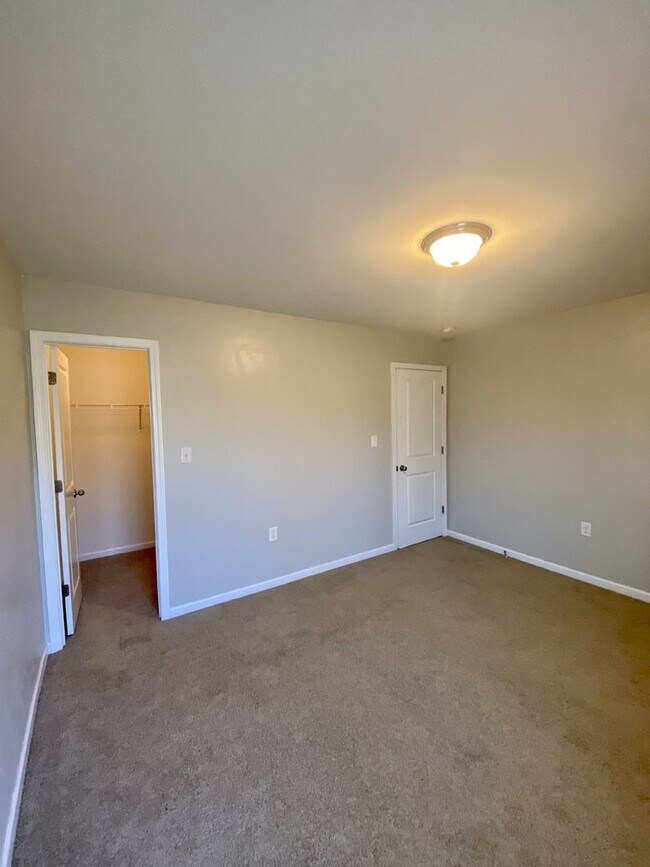 Building Photo - 4BR/2.5BA Home Located in Hampden Village