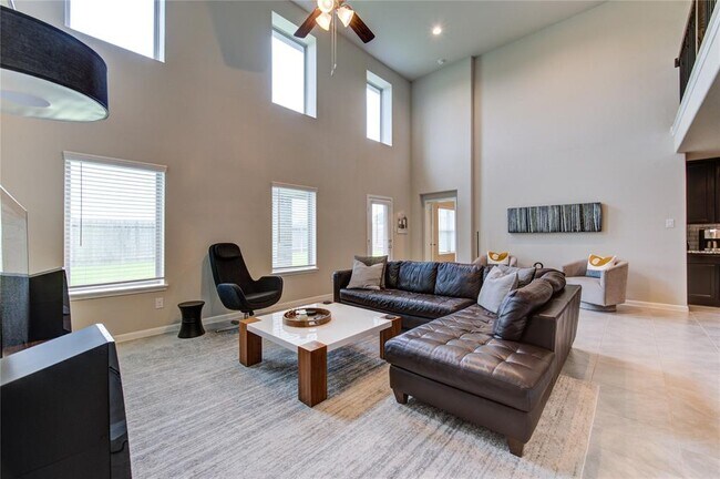 Building Photo - 9623 Japonica Dr
