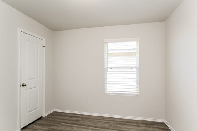 Building Photo - 8514 Oak Grove Church St