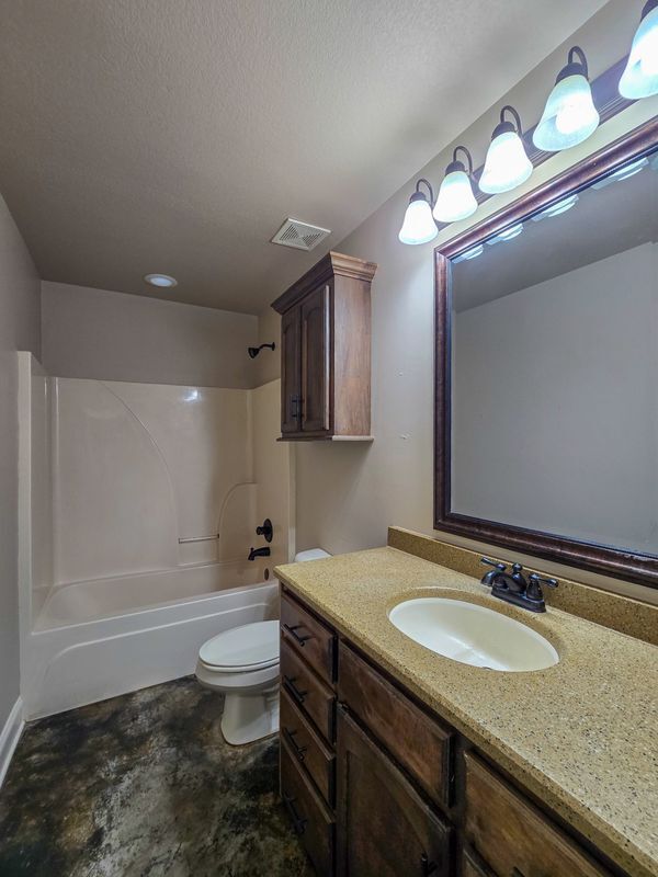 Building Photo - 203 N Bernis St