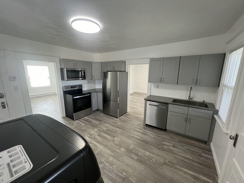 Building Photo - 1627 Ash St