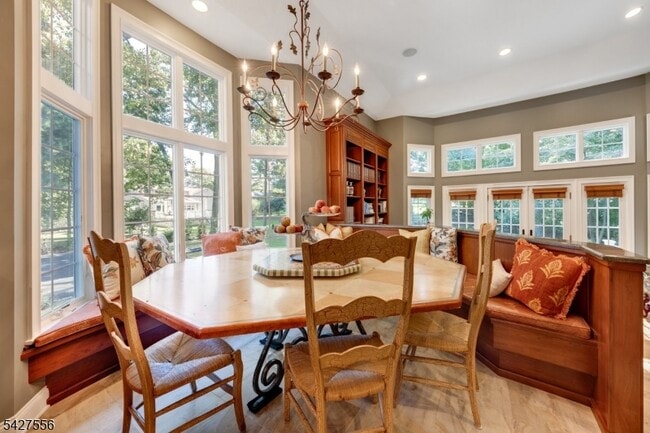 Building Photo - 7 Byron Rd