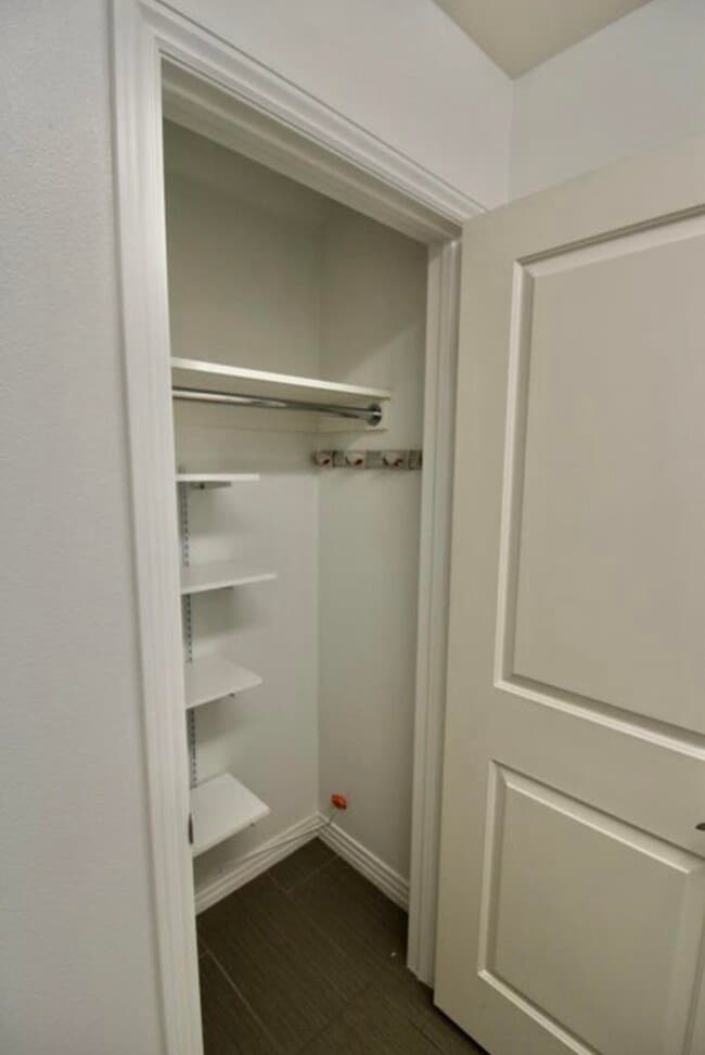 Building Photo - 52065 Graythorn Way