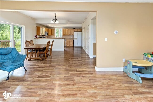 Building Photo - Spacious 5BD/3BA Home!