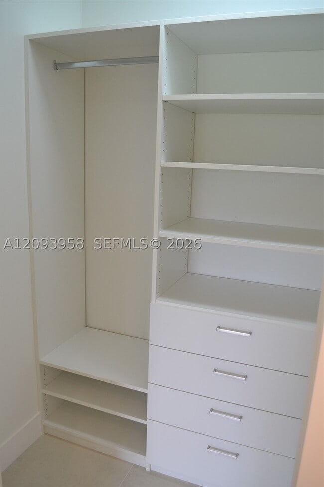 Building Photo - 255 Galen Dr