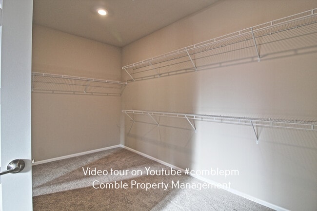 Building Photo - 8815 NE 199th Pl