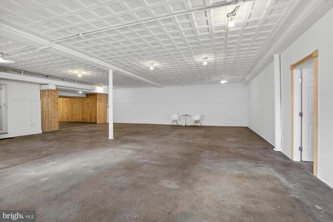 Building Photo - 2512 E Lehigh Ave