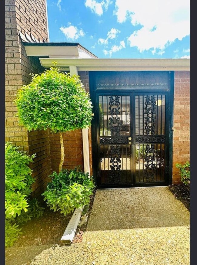 Building Photo - Spacious 2 Bed / 2 Bath Condo in Greenbria...