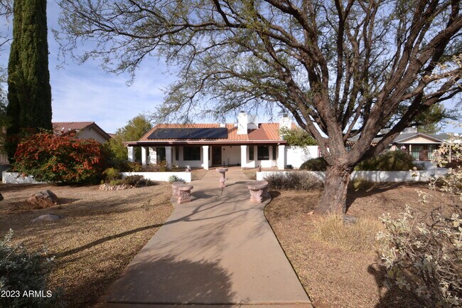 Building Photo - 3704 St Andrews Dr