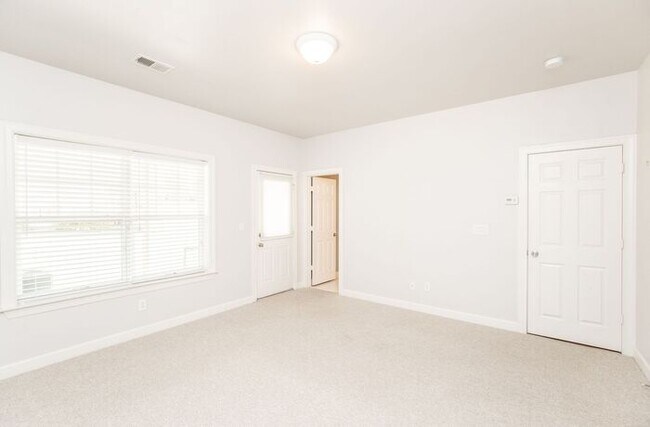 Building Photo - 2069 Cobblestone Cir NE