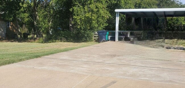 Building Photo - Handicap Accessible 2 bd, 2 ba - Beautiful...