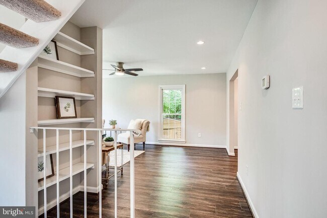 Building Photo - 5415 Helm Ct