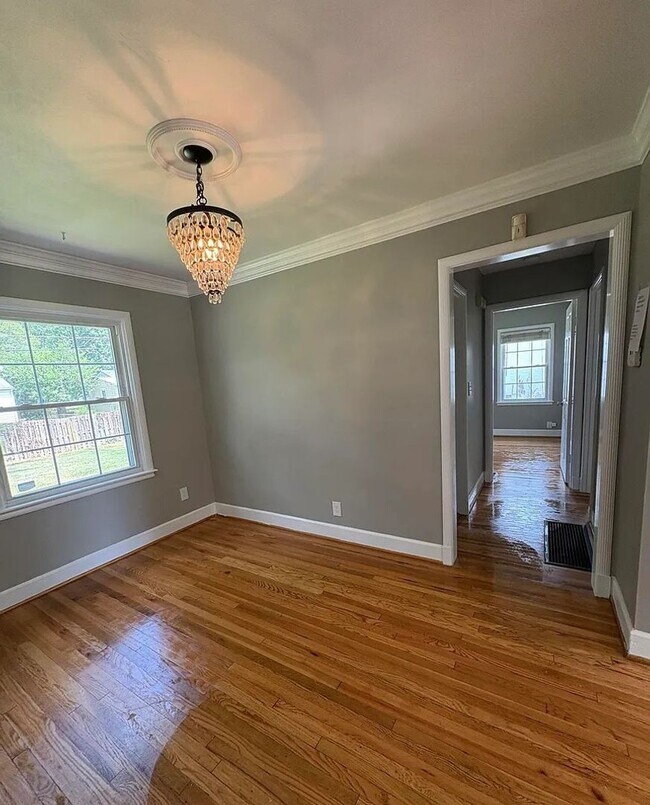 Building Photo - Move-In Special: Half Off First Full Month or One Month Free with Extended Lease!