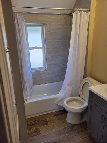 Bathroom - 4530 21st Ave