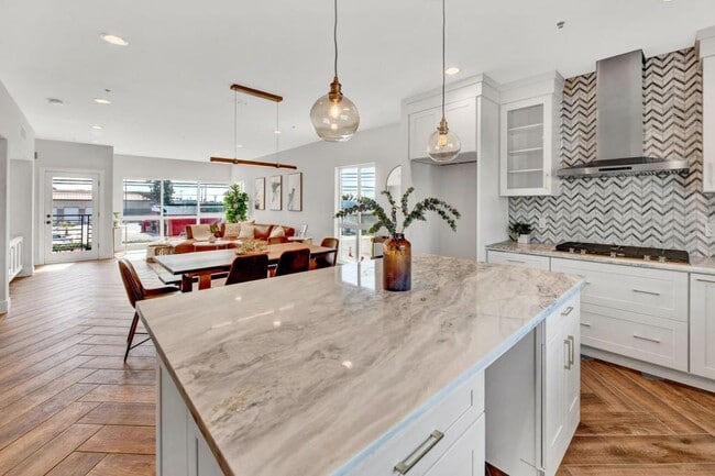 Building Photo - 26 Newtrust Way