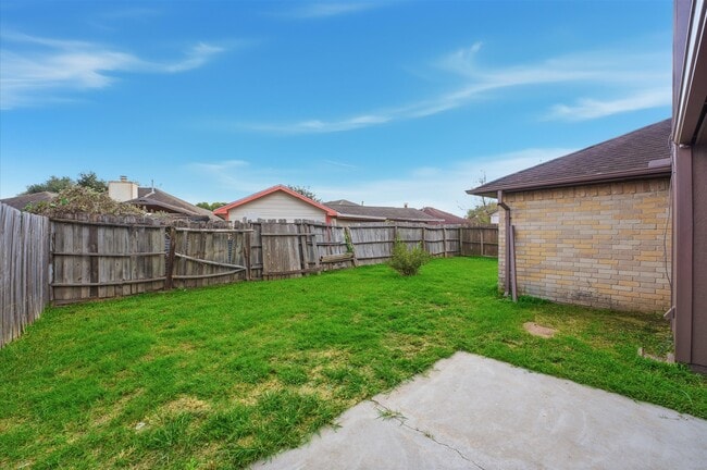 Building Photo - 7011 Lost Thicket Dr