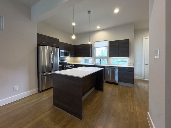 Building Photo - 2717 St Emanuel St