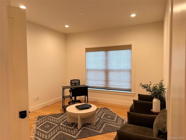 Building Photo - 6 Conifer Ct