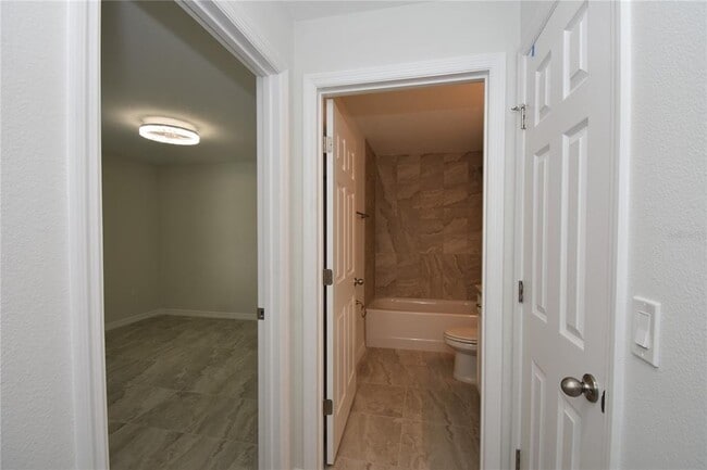 Building Photo - 11 Buttonwood Ln