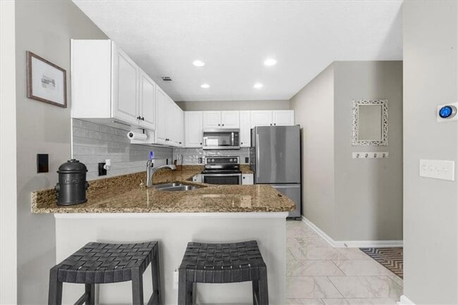 Building Photo - 820 Camelon Ct