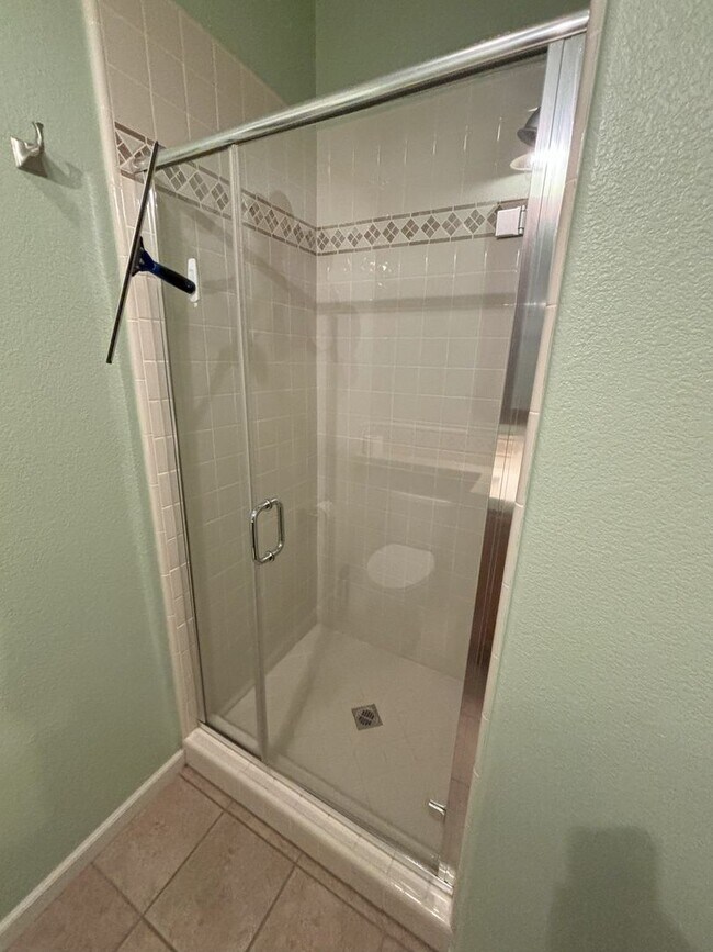 Building Photo - Sprawling Home Near UNR - One Level Living with 4 Beds - 3 Baths - 3 Car Garage