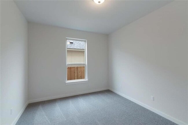 Building Photo - 205 Rosebush Dr