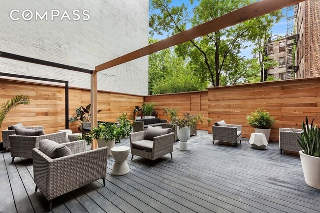 Building Photo - 101 E 2nd St