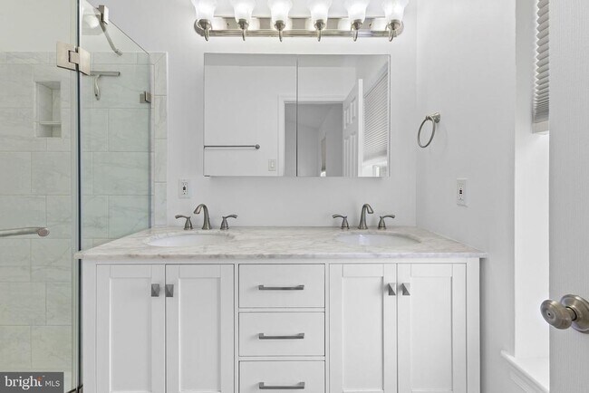 Building Photo - 219 Liberty Dr