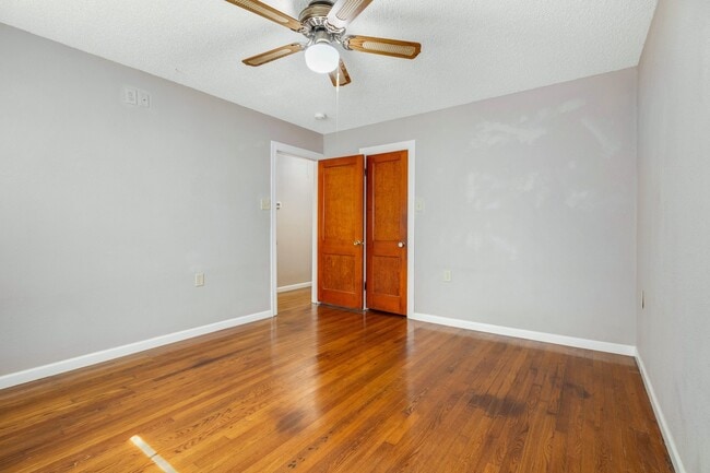 Building Photo - 1413 53rd St