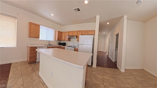Building Photo - 7776 Littondale St
