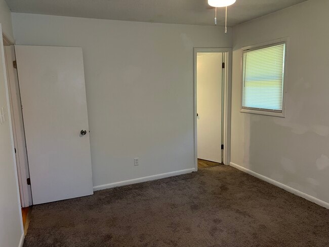 Building Photo - KRP-10th