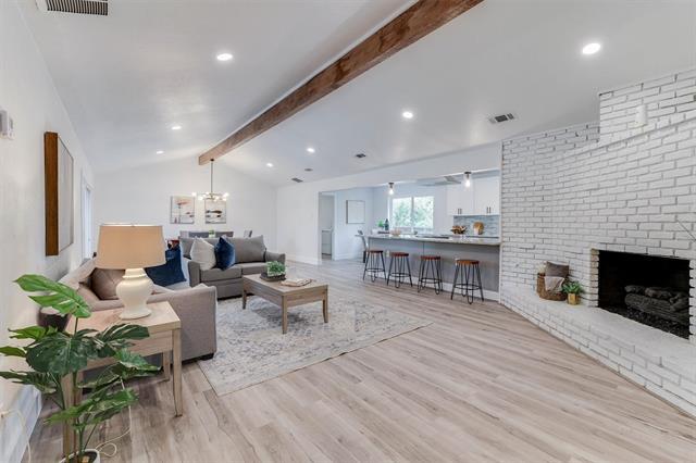 Building Photo - 9962 Larchbrook Dr