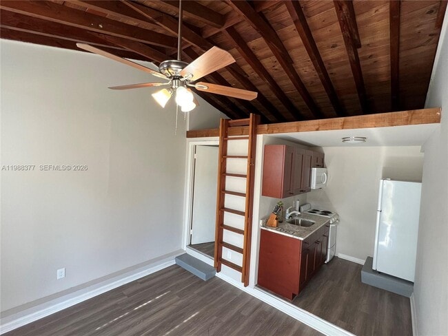 Building Photo - 1001 S 22nd Ct