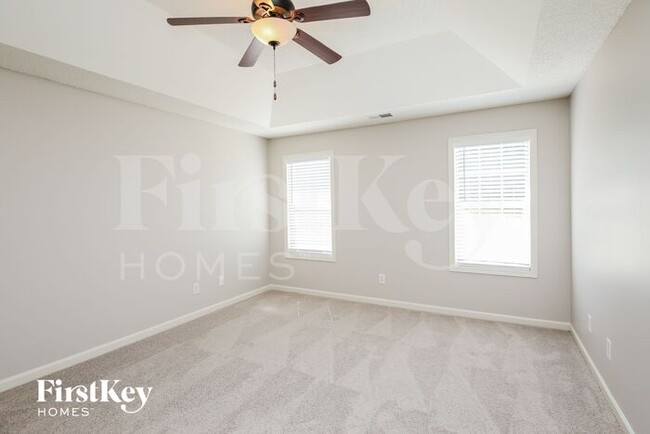 Building Photo - 1412 Red Oak Way