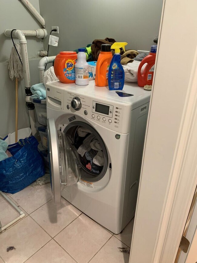 Building Photo - 1630 N Cleveland Ave