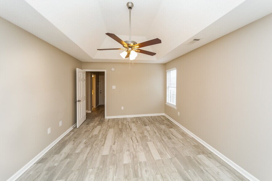 Building Photo - 12923 Fox Ridge Ln