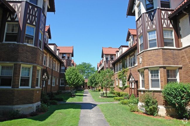Building Photo - Bull Manor Apartments