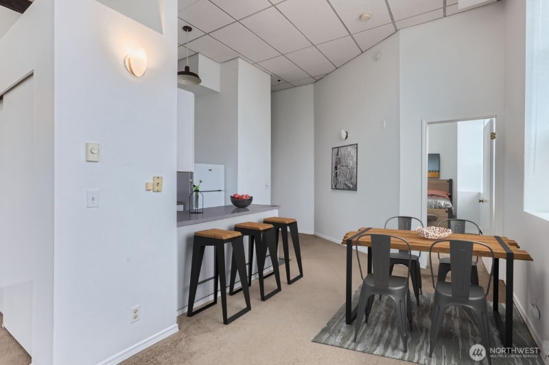 Building Photo - 417 E Pine St