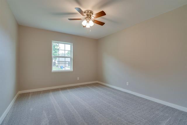 Building Photo - 930 Briarwood Dr