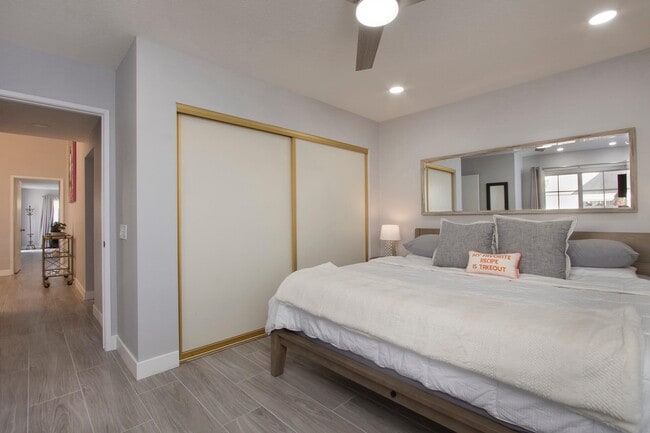 Building Photo - 164 Desert Falls Dr E