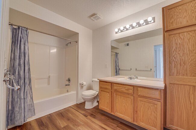 Building Photo - Beautiful 3 Bed, 2 Bath Condo in NW Fort Collins!